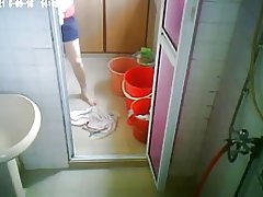 Ώριμος / η λήψη ενός ντους