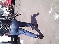 Ώριμο σε στενό τζιν